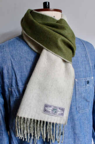 Shamrock Scaef block colour scarf wool reverse